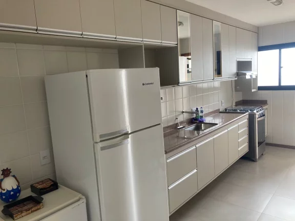 Imagem Excelente Apartamento de Frente para o Mar na Praia do Morro composto por 3 dormitório 1 sendo suíte com duas vagas de Garagens.