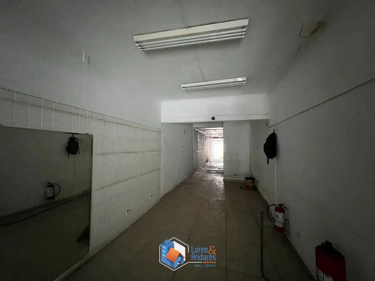 Imagem Loja de rua para venda em Cambuci, 200m²