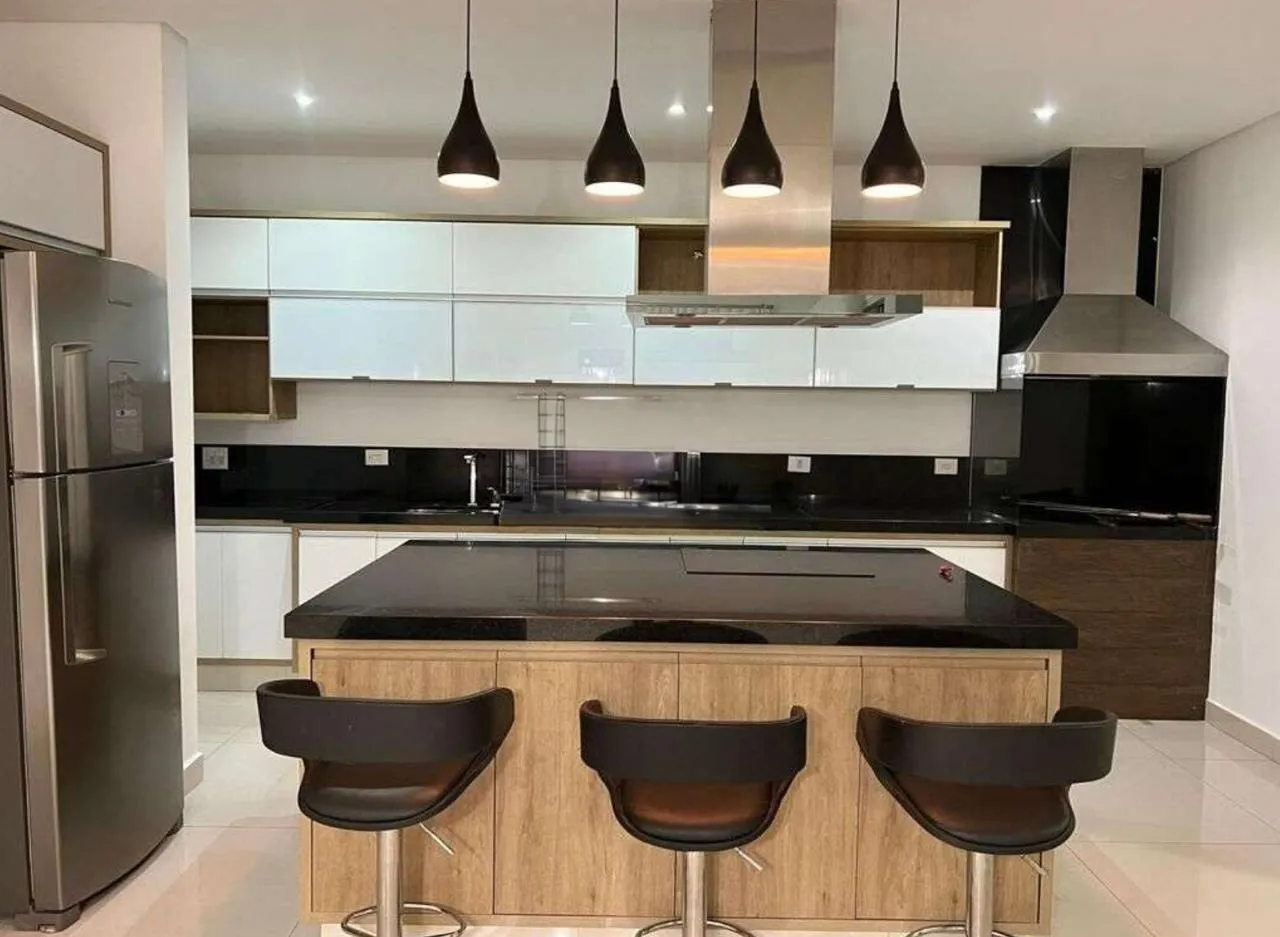 Foto do imóvel Excelente oportunidade de locação: Casa em condomínio de 3 quartos, 3 suítes, 4 salas, 4 vagas na cidade de Sorocaba-SP, bairro Iporanga em IPORANGA, SOROCABA - SP