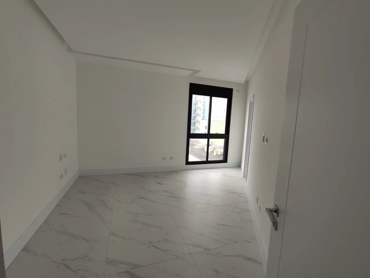 Imagem Apartamento com vista para o mar à venda com 200m2 por R$ 9.000.000,00