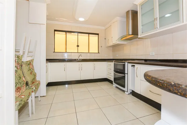 Imagem Casa com 3 Quartos à Venda, 271 m² em Jardim das Américas - Curitiba