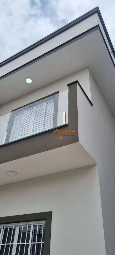 Imagem Sobrado com 3 dormitórios à venda, 114 m² por R$ 820.000,00 - Center Ville - Arujá/SP
