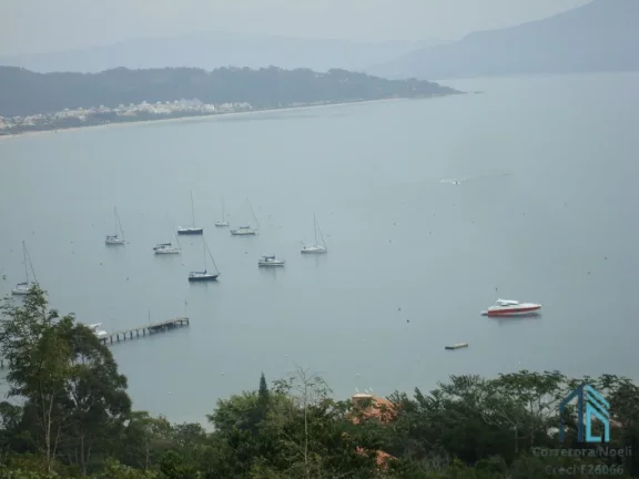 Imagem Terreno 23.000 M², próximo a duas marinas e a 50 metros da praia, em Jurere - Florianópolis SC