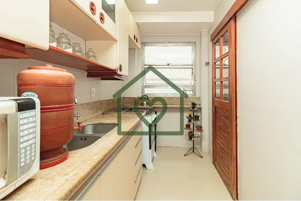 Imagem Apartamento na Rua Miguel Tostes em Porto Alegre localizado no 2º andar com 200m2 totais sendo 138m...