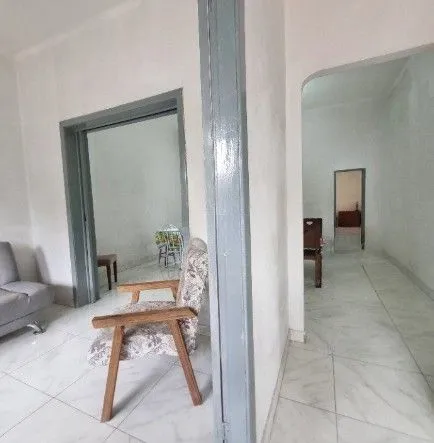 Imagem Casa de 4 dormitórios, 2 banheiros para venda pronta para morar no bairro Partenon em Porto Alegre/RS.