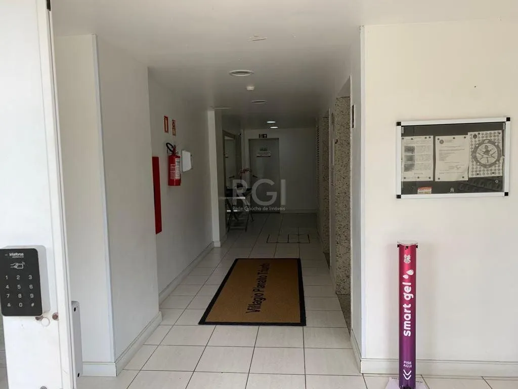 Imagem Lindo apartamento com vista e posição solar privilegiada.