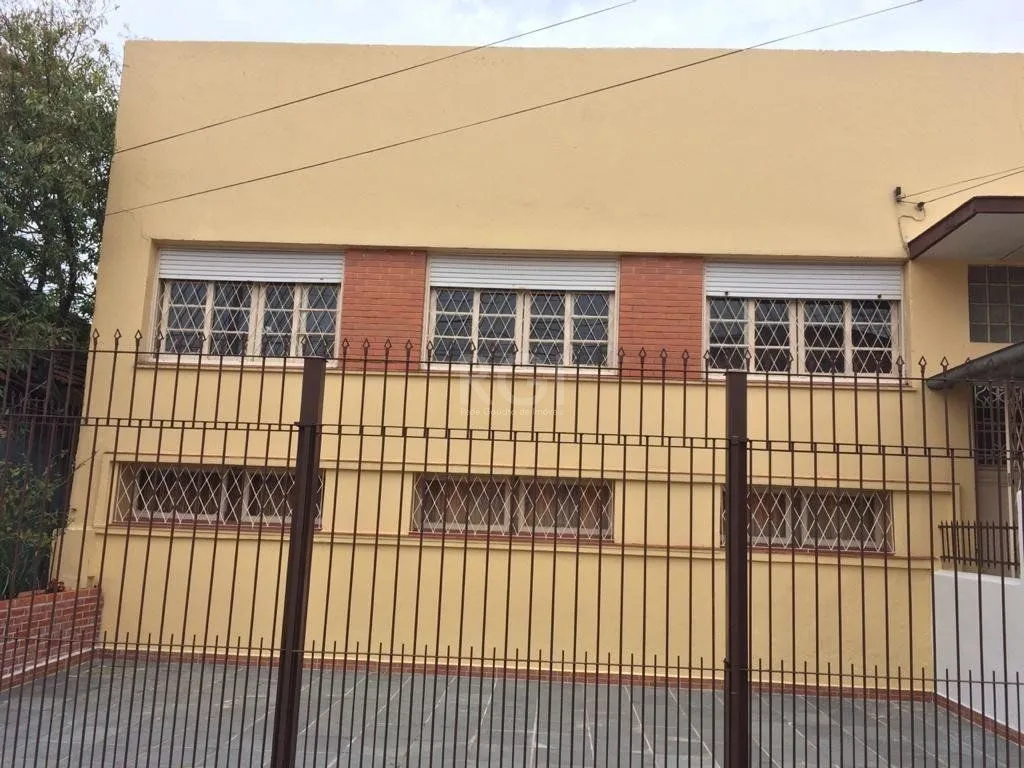 Imagem Casa para Venda - 233m², 4 dormitórios, 5 vagas - Nonoai