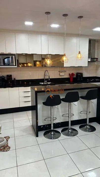 Imagem Sobrado com 3 dormitórios à venda, 200 m² por R$ 958.500,00 - Jardim Aida - Guarulhos/SP