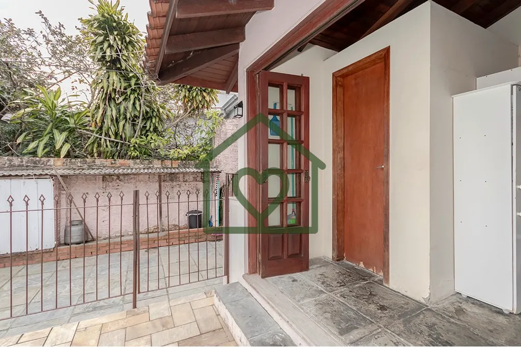 Imagem Casa no bairro Passo D?Areia, Porto Alegre, ideal para quem busca conforto, espaço e estilo. Reform...