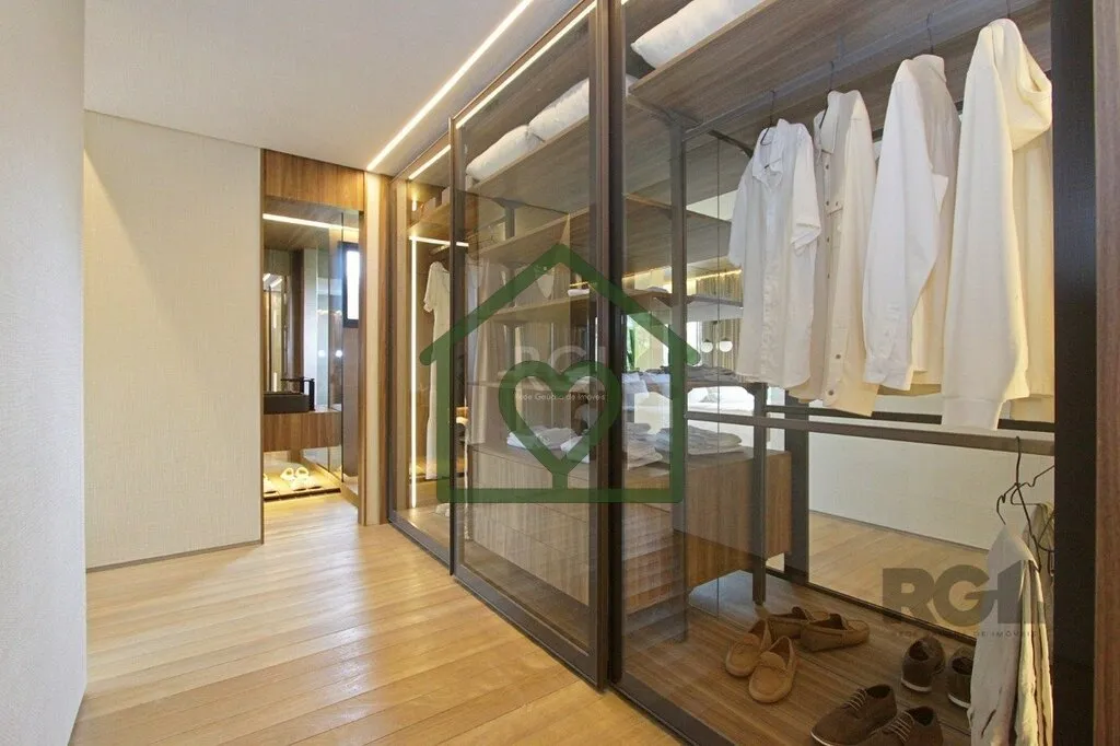 Imagem Apresento um sofisticado apartamento de 151 m² privativos no 18º andar, situado no bairro Menino D...