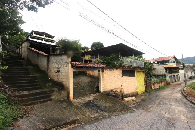 Imagem Casa e Galpão no 1º de Outubro, Ibirité/MG