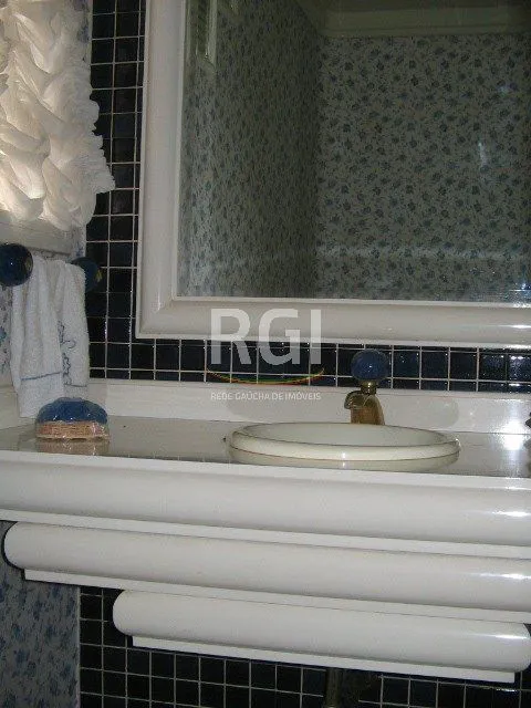 Imagem Casa para Venda - 260m², 3 dormitórios, sendo 1 suites, 7 vagas - Nonoai
