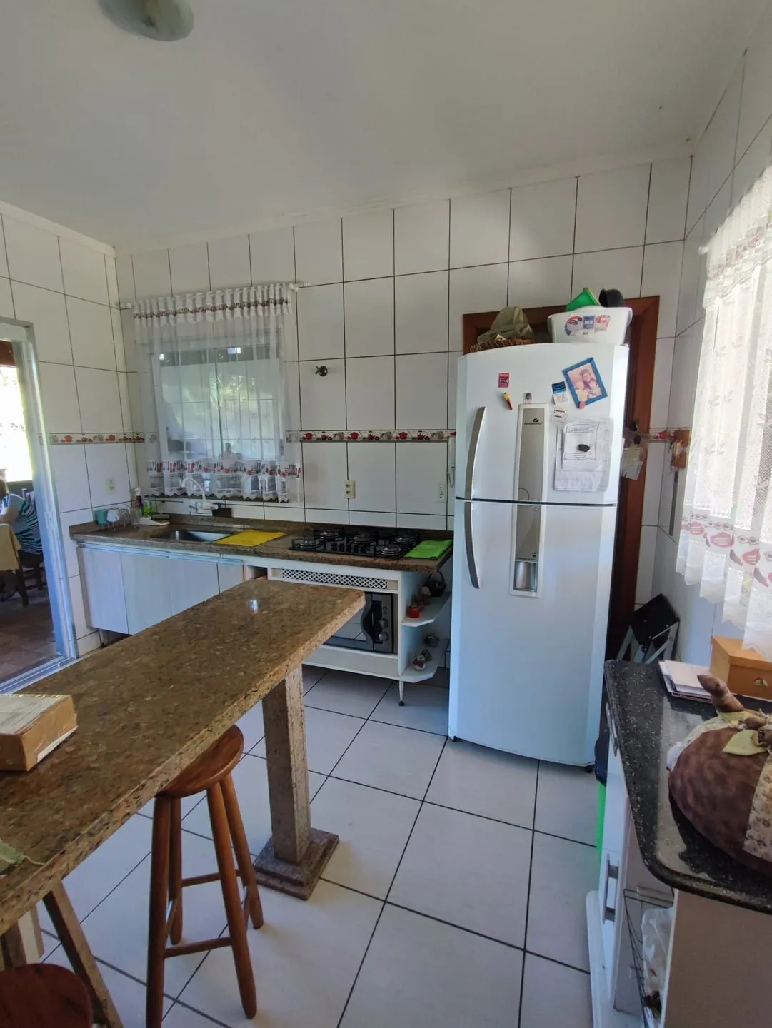 Imagem Casa à venda 3 Quartos, 1 Suite, 4 Vagas, 2105M², Parque Lago Azul, Pindamonhangaba - SP