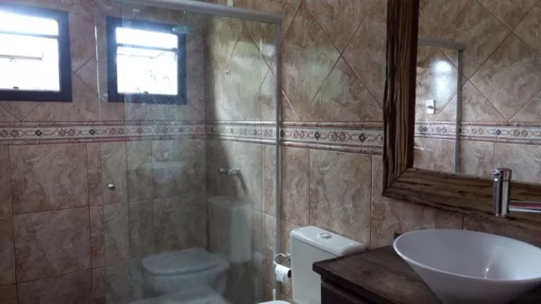 Imagem Linda casa de alvenaria em Cond fechado, Condado de Castella