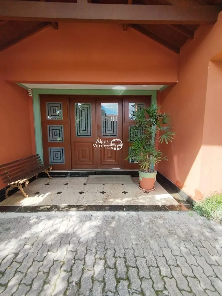 Imagem Vende-se apto mobiliado no centro de Canela- 2 Quartos- R$520.000,00