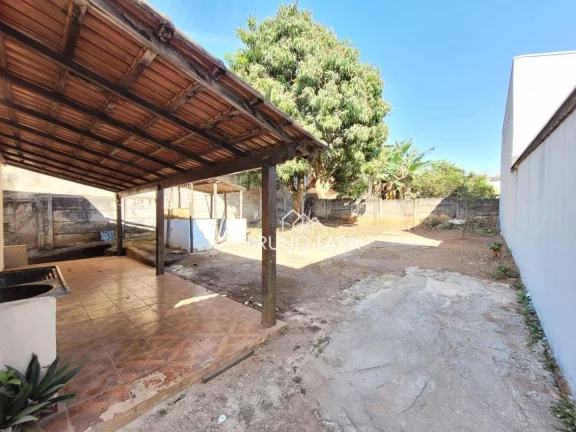 Imagem Casa disponível para locação no Centro - Igarapé/MG.