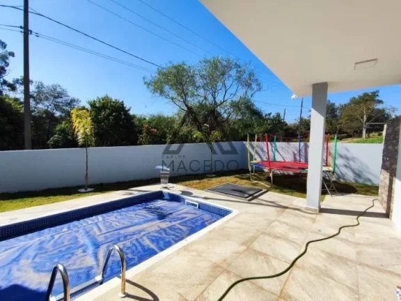 Imagem Casa Mobiliada com 3 suítes e Piscina Aquecida - Ninho Verde I