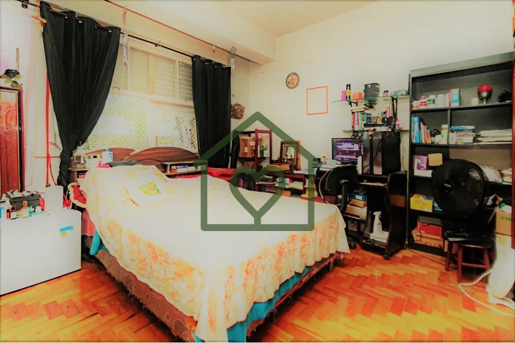 Imagem **Apartamento com 3 dormitórios à Venda em Porto Alegre - Excelente Preço!** Você está em busca...