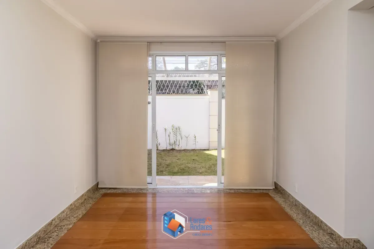 Imagem Casa em condomínio para venda em Alto da Boa Vista com 4 quartos, sendo 2 suítes, 320m²