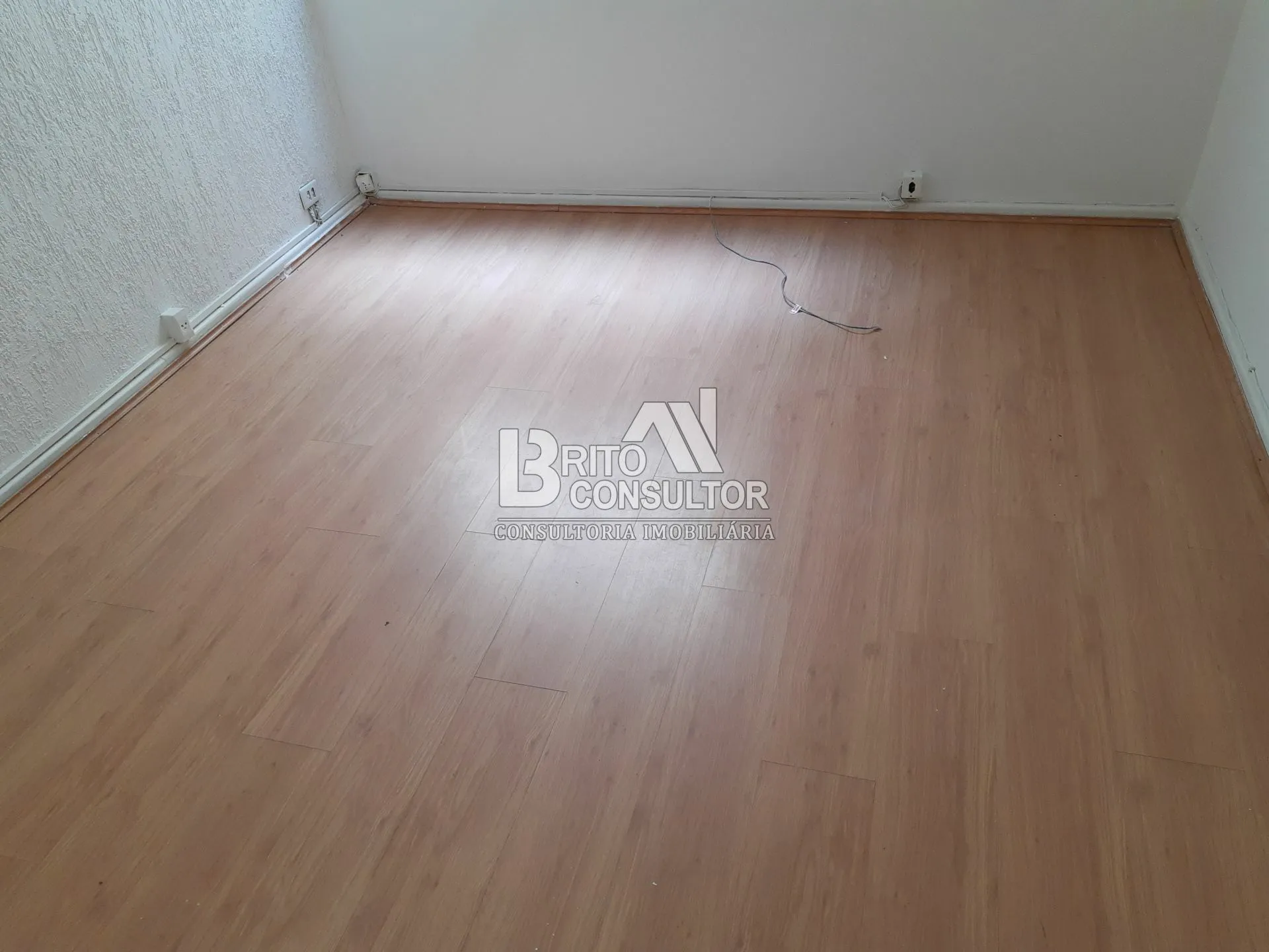 Imagem Sala Comercial á Venda Excelente Localização 16 M² Apenas 75.000 - Centro Niterói/RJ.
