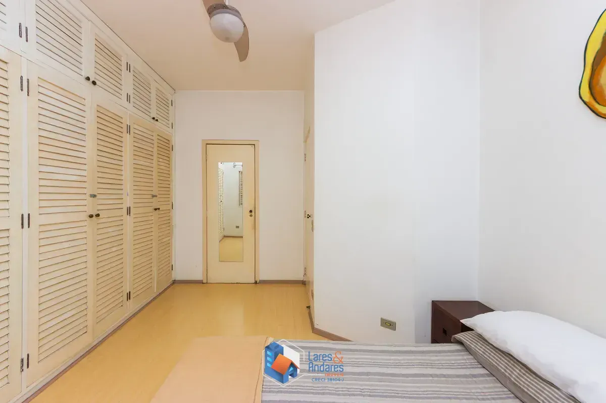Imagem Casa para venda em Vila Morse com 9 quartos, sendo 3 suítes, 643m²