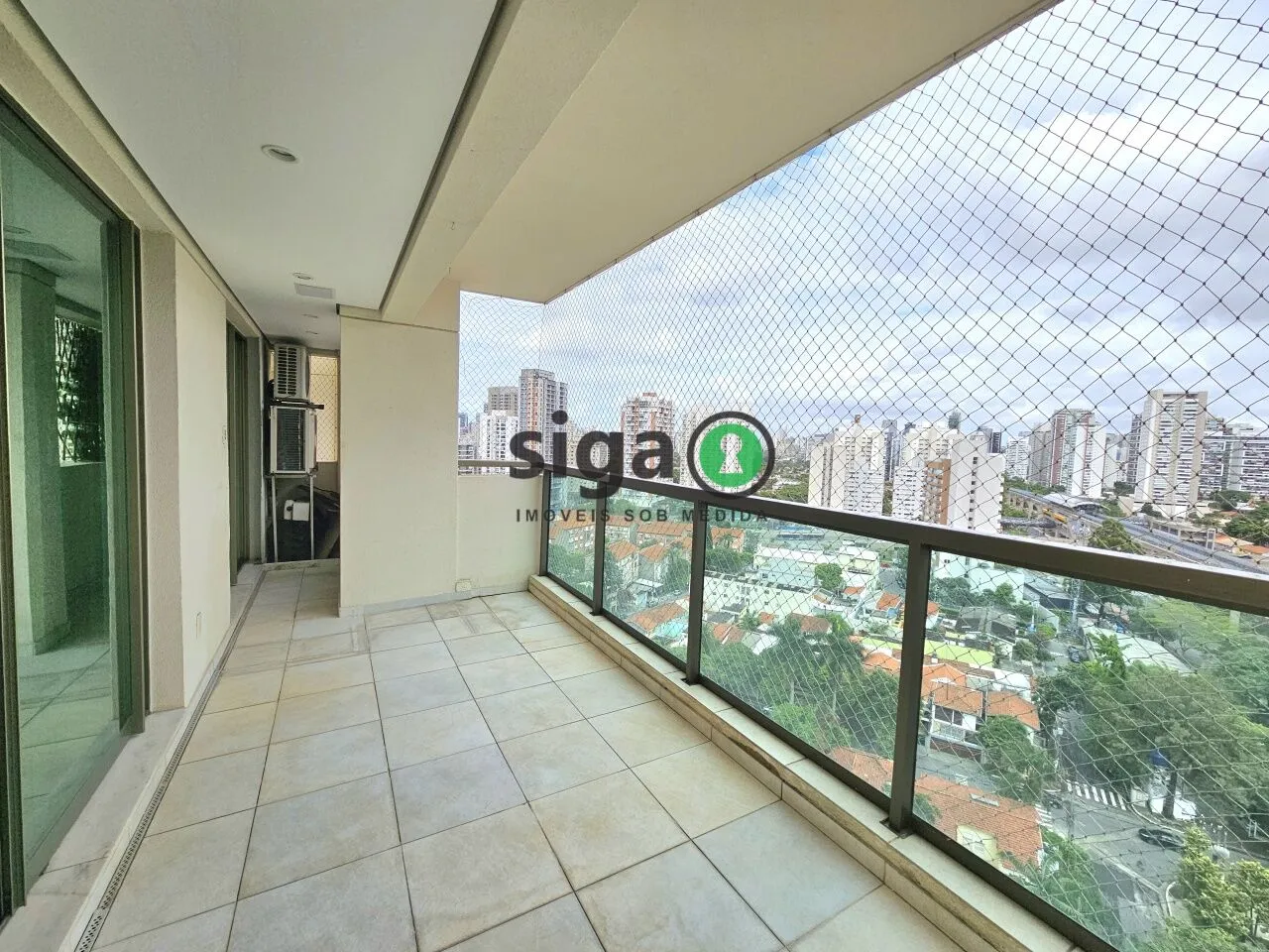Imagem Apartamento 147 metros 3 suítes 3 vagas e depósito com localização estratégica no Campo Belo