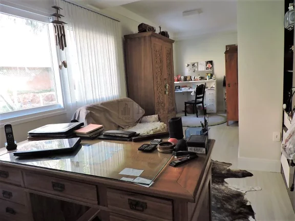Imagem Casa com 5 dormitórios no bairro Praia dos Amores