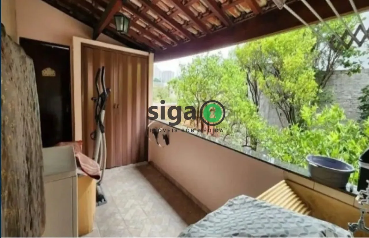 Imagem Casa com Quintal Amplo e Espaço Comercial para Morar e Empreender.