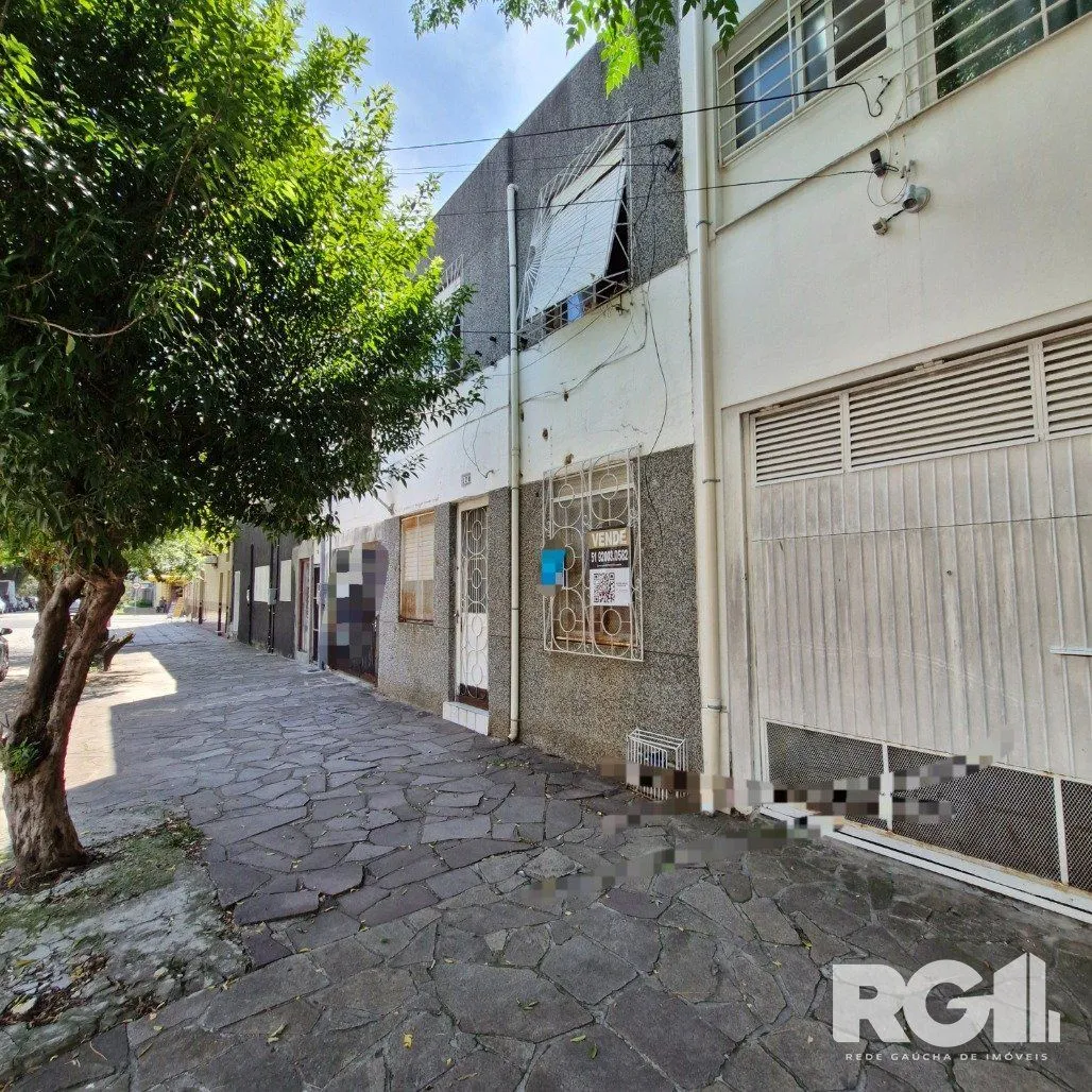 Imagem Residência no Bairro Azenha, com quatro dormitórios