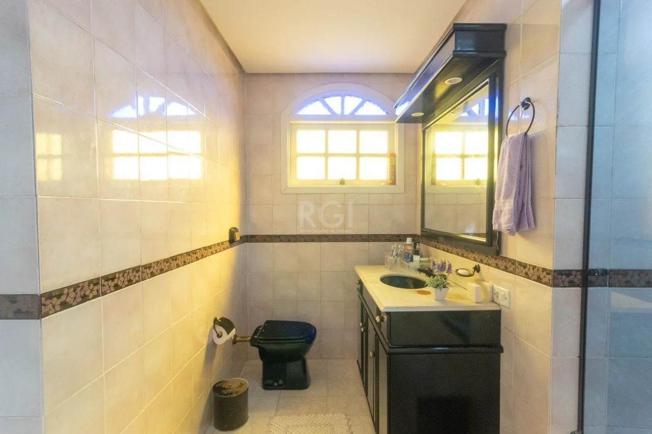 Imagem Casa para Venda - 250m², 3 dormitórios, sendo 2 suites, Partenon