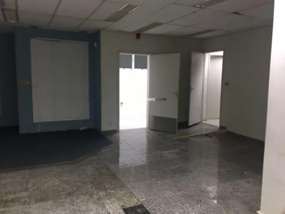Imagem Casa Comercial de 350m² de Área para Locação em Cerqueira César