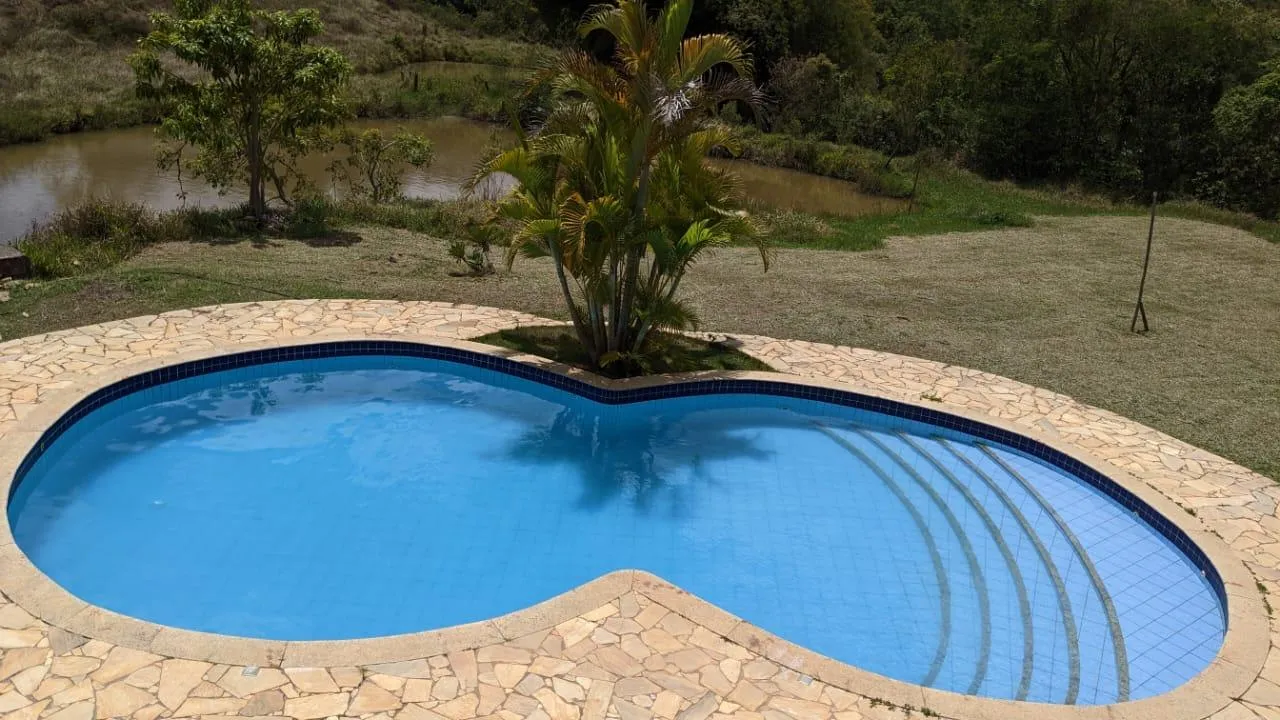Imagem Vendo de um Excelente Sítio/Fazendinha em Crucilândia/MG com 5 hectares de terra (50.000 m²).