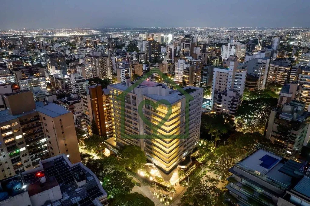 Imagem Apartamento de 378,97 m² privativos, com 4 suítes, uma ampla suíte máster com closet, 4 vagas de...
