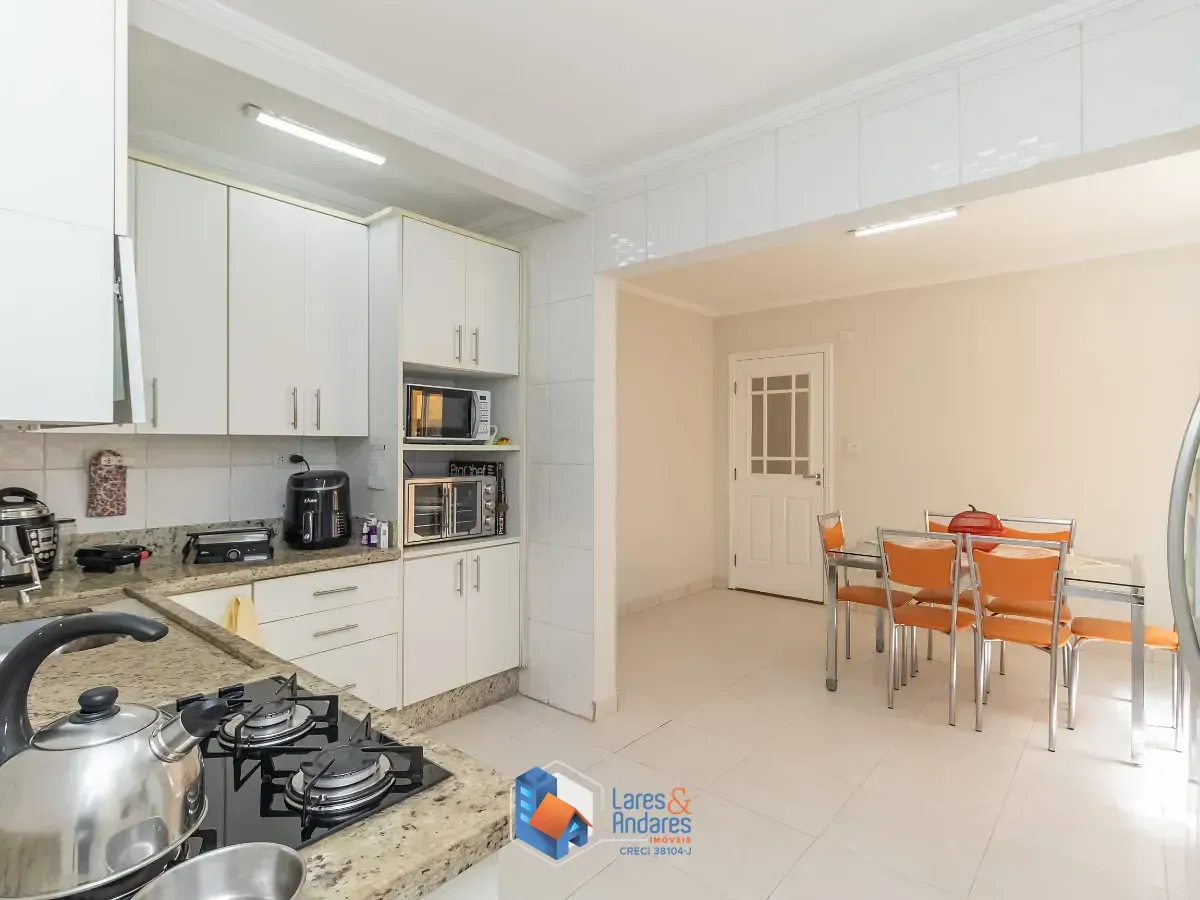 Imagem Casa para venda em Água Fria com 4 quartos, sendo 3 suítes, 243m²