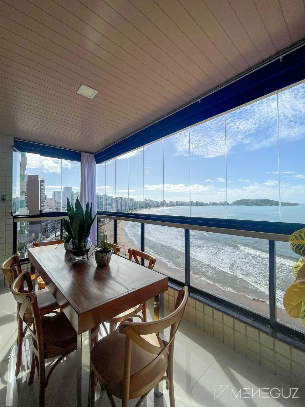 Imagem Apartamento de 03 quartos mais DCE completa na praia do morro de frente!