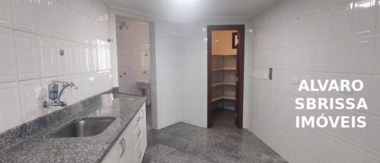 Imagem Apartamento com 4 vagas, 4 dormitórios sendo 2 suítes, todos com armários, portas balcões, venezianas automáticas e lindas vistas. 287m2. 1 por andar