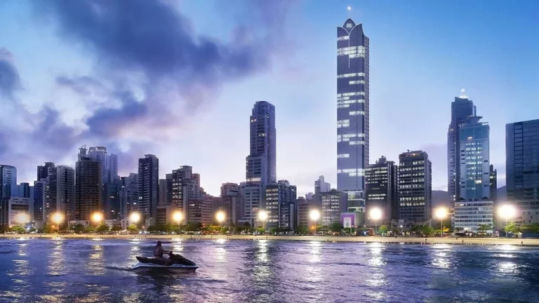 Imagem Apartamento à venda em Balneário Camboriú, Centro, com 4 quartos, 185,68m2