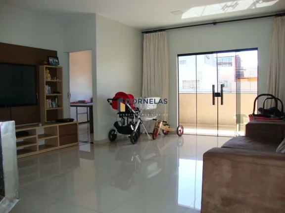 Imagem SOBRADO COM 4 QUARTOS RIACHO FUNDO 1 ESTUDA TROCA POR IMÓVEL NO GUARÁ