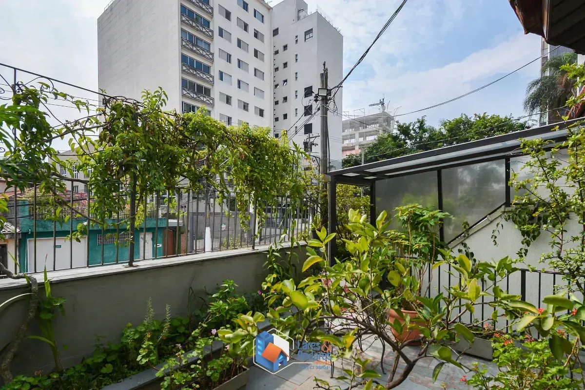 Imagem Sobrado para venda em Sumaré com 4 quartos, sendo 2 suítes, 190m²