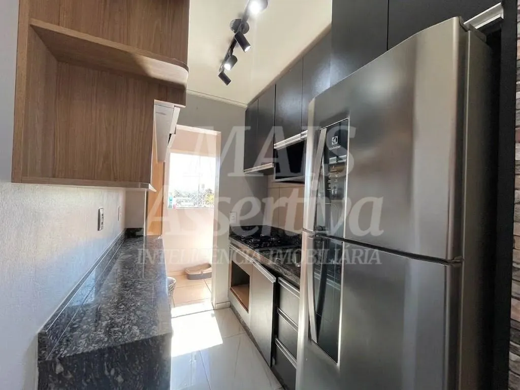 Imagem Excelente apartamento à venda - 3 Dormitórios, semi mobiliado e com sacada!