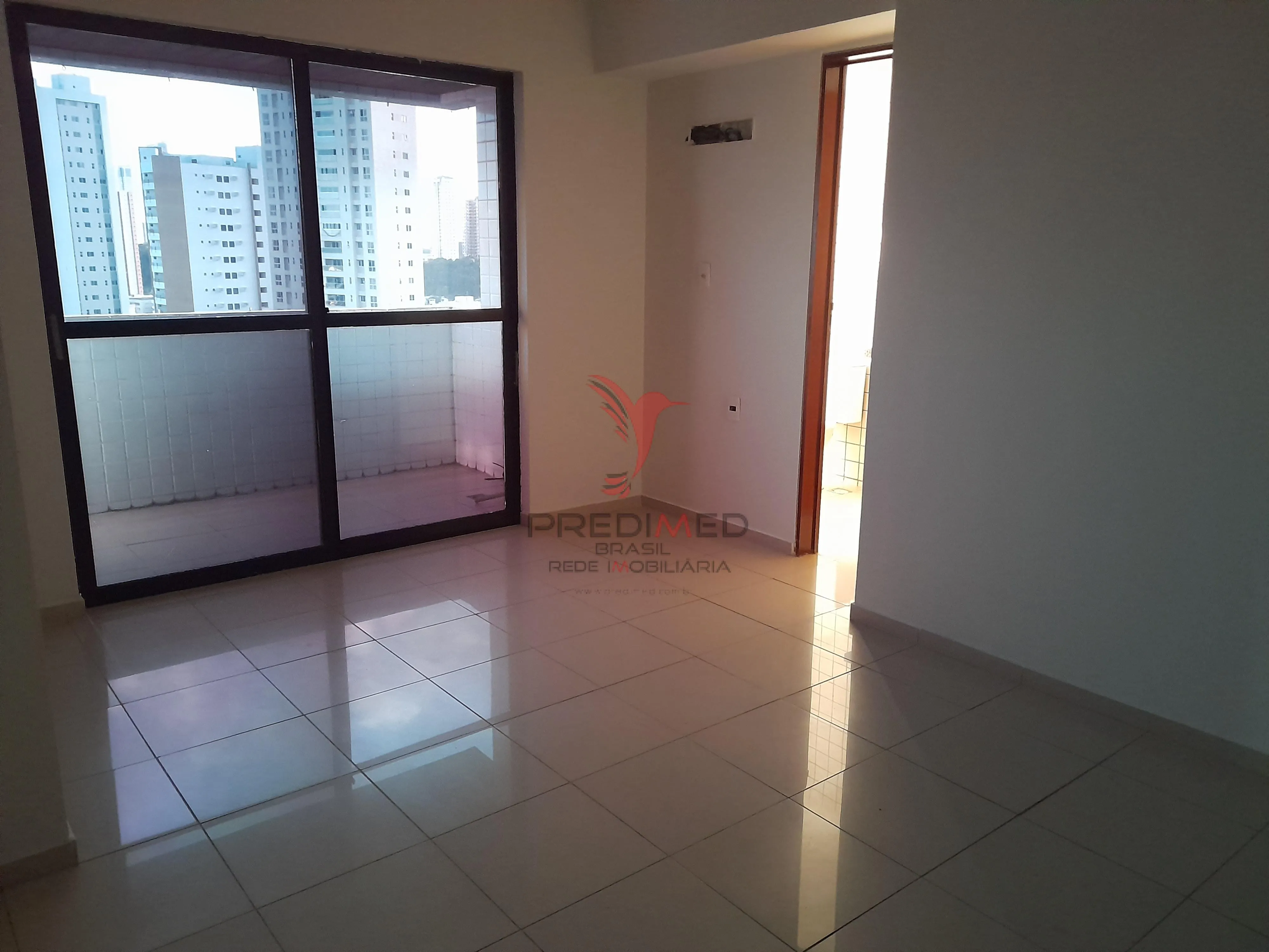 Imagem Apartamento em Manaira com 220 mts2. 4 Suites, 2 Varandas, 3 Vagas de Garagem, 1 por andar