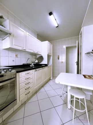 Imagem Apartamento com 3 quartos sendo 1 suite, 1 vg Centro Florianópolis a poucos passos do Hippo. Oportu...