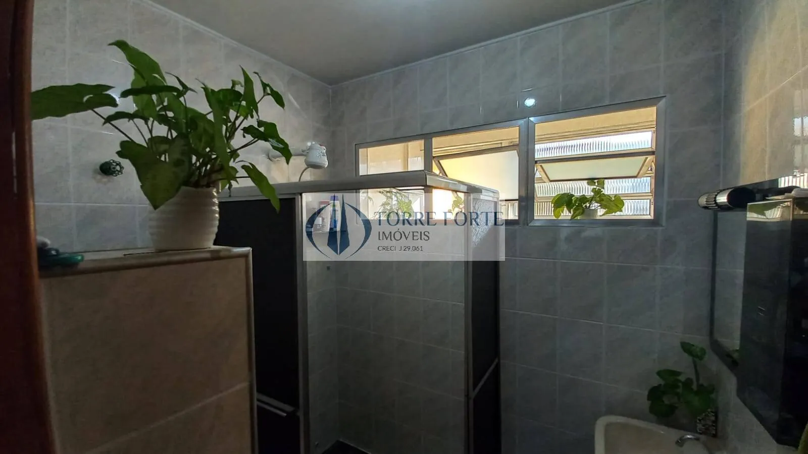 Imagem 2 casas com 3 dormitórios 4 banheiros + 1 salão na Vila Mafra
