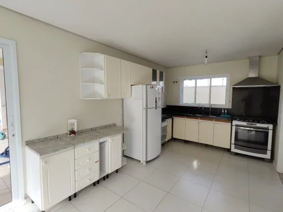 Imagem Residência Impecável no Jardim Panorama: 3 Quartos, 2 Suítes, 3 Salas, 4 Banheiros, 4 Vagas de Garagem, 316,64m² - Vinhedo-SP