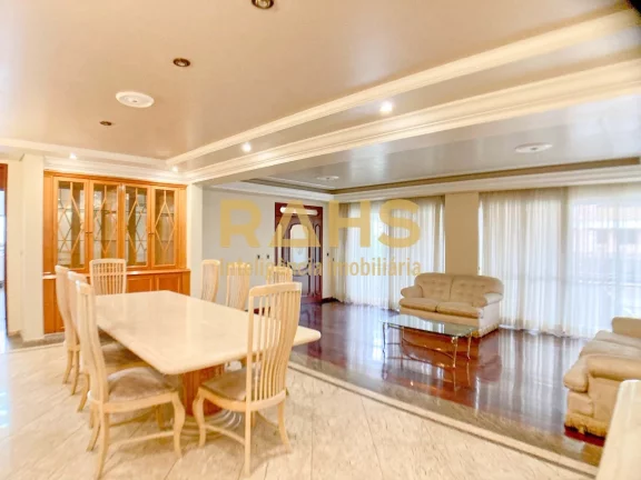 Imagem Apartamento Espaçoso em Ótima Localização Com 361,96 de área privativa, esse apartamento conta ...