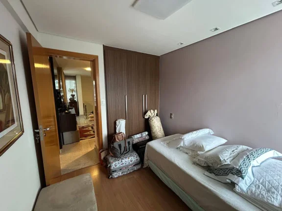 Imagem Apartamento à venda com 200m², 4 quartos e 3 vagas.