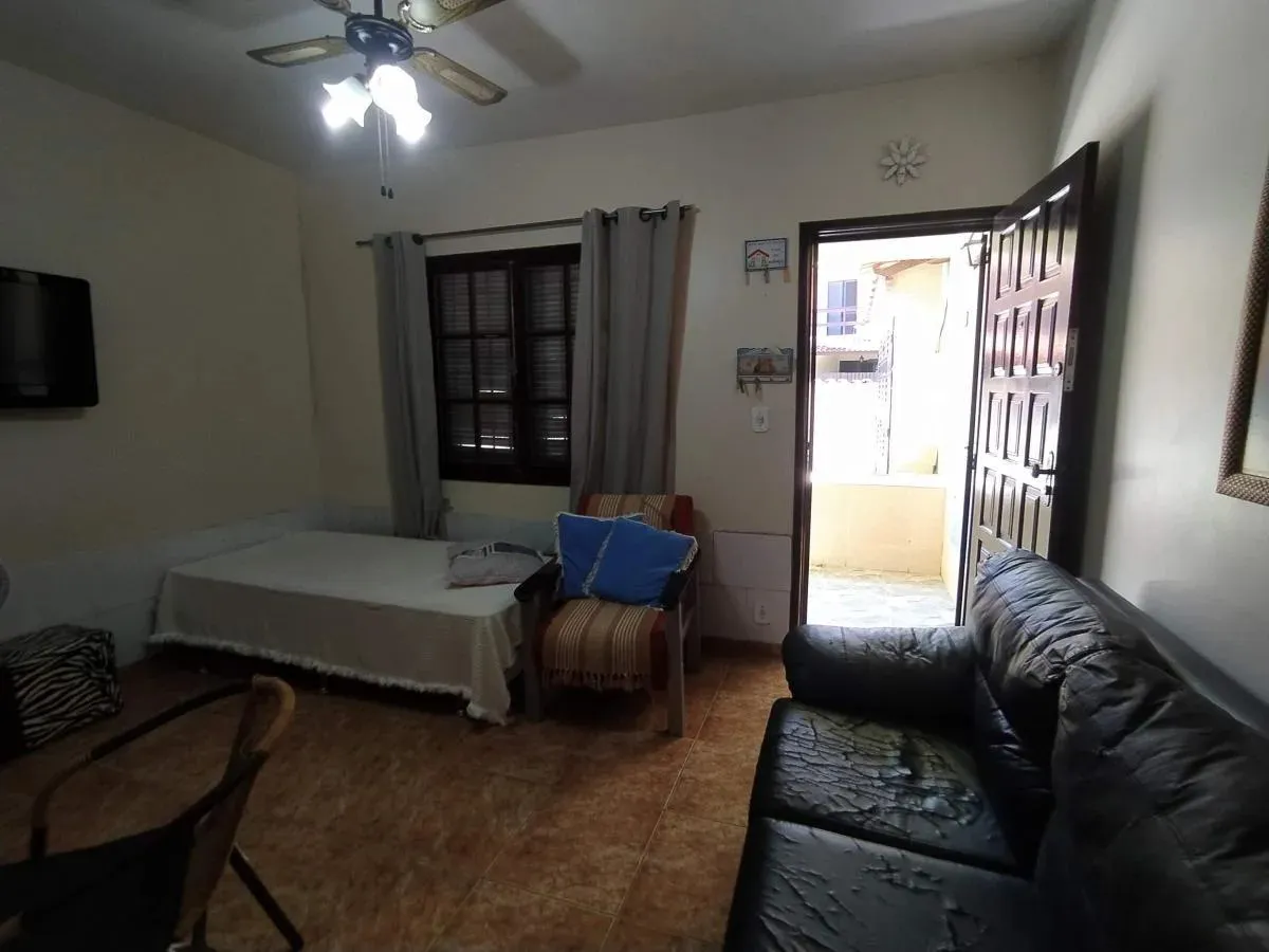 Imagem Casa em Condomínio para Venda em Cabo Frio / RJ no bairro Peró