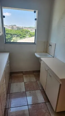 Imagem LOCAÇÃO DE SOBRADO NO CONDOMÍNIO ARUJÁ V, EM ARUJÁ/SP, 300m² com 3 quartos, suíte. CONSULTE-NOS.