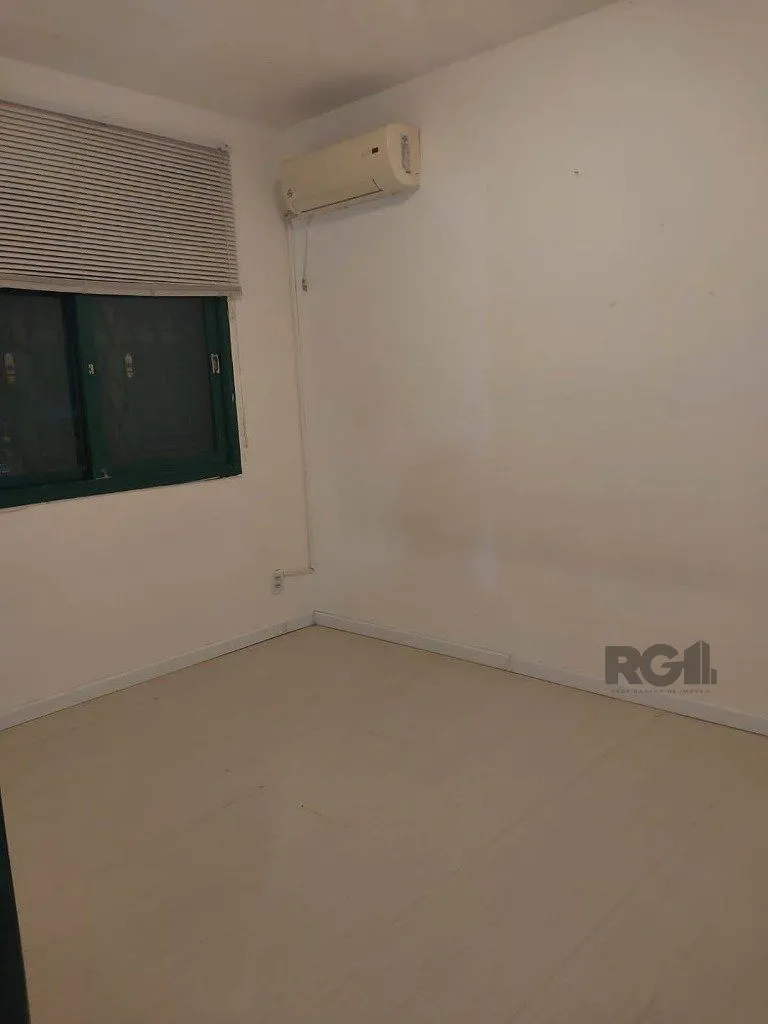 Imagem Vende-se apartamento 2 dorm com vaga, sacada com churrasqueira - 64m² - Partenon