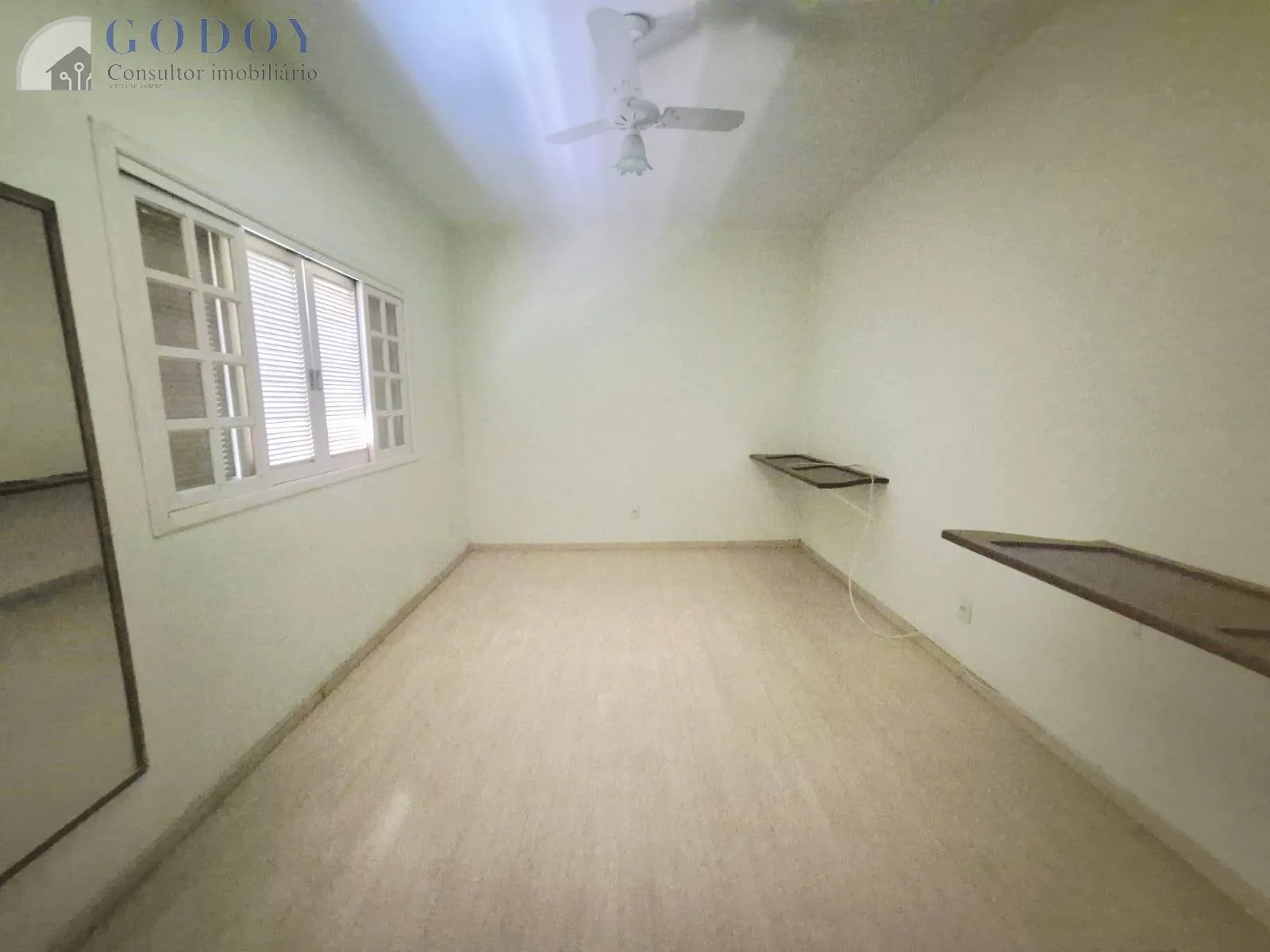 Imagem Casa à venda 3 Quartos, 3 Suites, 4 Vagas, 1086.2M², Condomínio Village Paineiras, Pindamonhangaba - SP
